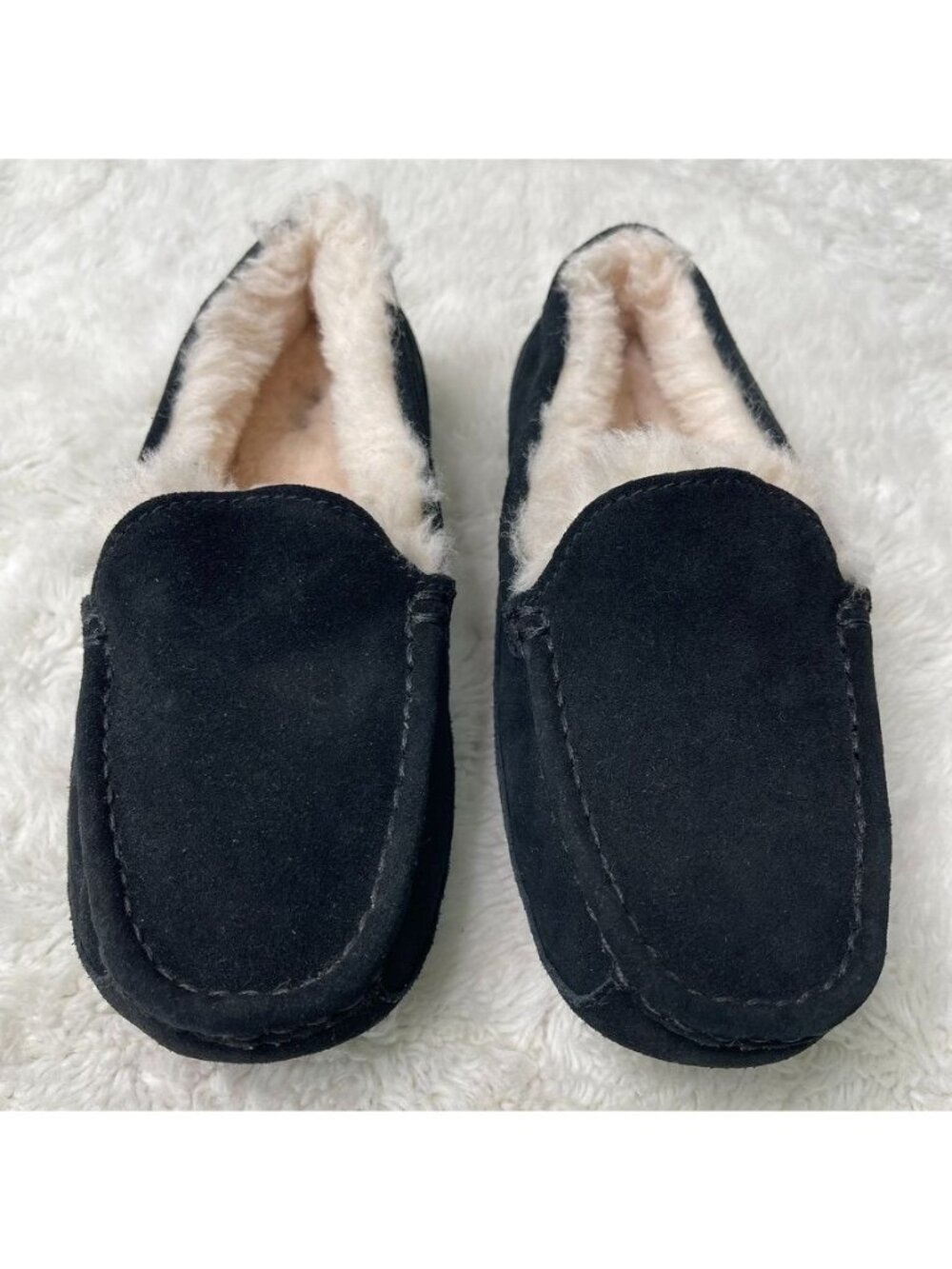 UGG Ansley Black Suede Moccasin Slippers Youth Size 4 Shearling 1120886K